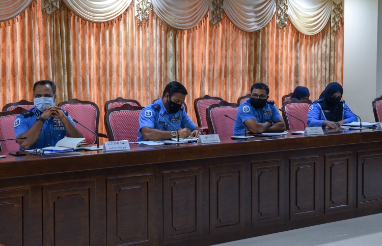 ތަހުގީގަށް ސަފާރީއަށް އެރީ މެންދުރެއްހާއިރު: ޕޮލިސް