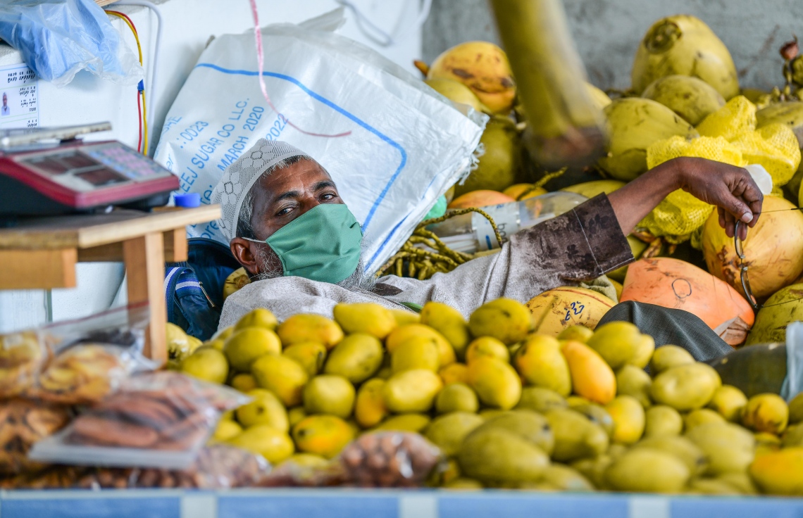 މާލެ: ޖުލައި 2، 2020: ލޯކަލް މާރުކޭޓުގެ ގޮޅިއެއް: ވިޔަފާރި ދަށް ކަމަށާއި މުދާ ނުވިކި އުކާލަން ޖެހޭކަމަށް ވިޔަފާރިވެރިން ބުނޭ--. ފޮޓޯ: ނިޝާން އަލީ/މިހާރު