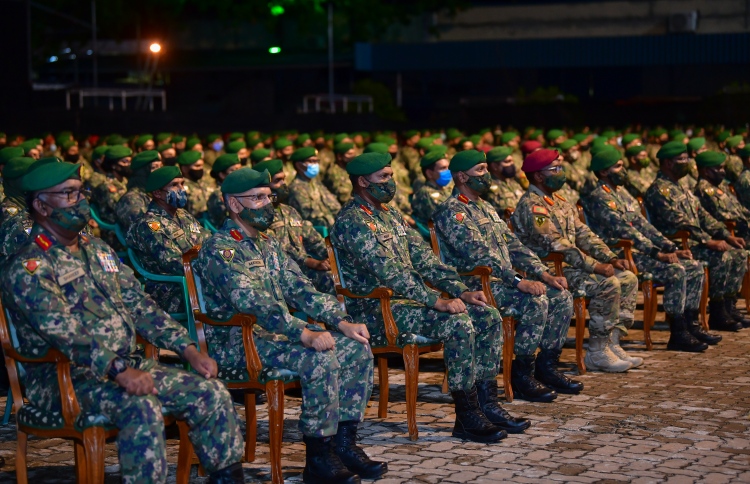 ހަތް އަހަރު ކުރިން ވަކިކުރި އޮފިސަރަކަށް އަލުން ވަޒީފާ