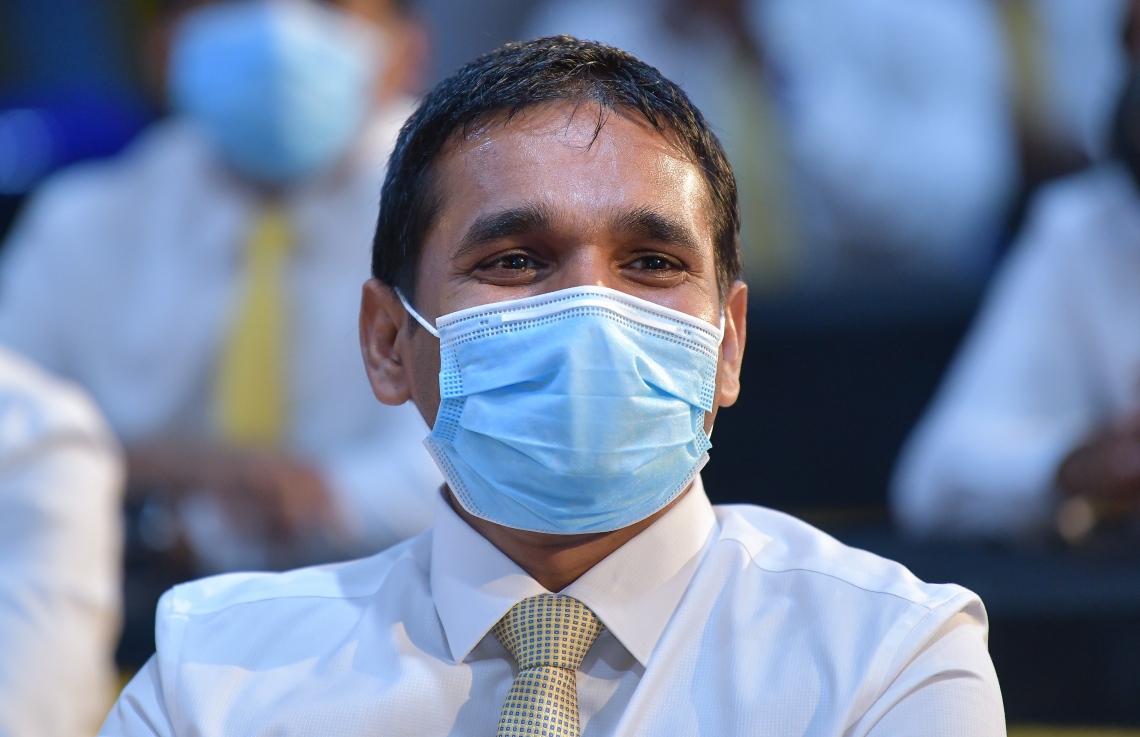 މާލެ: ޖުލައި 8، 2020: ޖަމާލުއްދީން ސްކޫލްގައި ބޭއްވި އެމްޑީޕީގެ ގައުމީ މަޖިލީހުގެ ޖަލްސާގެ ތެރެއިން: ކޮވިޑް-19 ފެތުރުން ކޮންޓްރޯލްކުރަން އެޅި ފިޔަވަޅުތަކުގެ ސަބަބުން ވަރަށް ބޮޑު ދައްޗަކާ ކުރިމަތިވެފައިވާ ކަަމަށާއި އެހެން ނަމަވެސް އެމްޑީޕީގެ ވައުދުތައް އަންނަނީ ފުއްދަމުން ކަމަށް ރައްޔިތުންގެ މަޖިލީހުގެ ރައީސް އަދި އެމްޑީޕީގެ ރައީސް މުހައްމަދު ނަޝީދު ވިދާޅުވި.-- ފޮޓޯތައް: އަހުމަދު އަވްޝަން އިލްޔާސް /މިހާރު