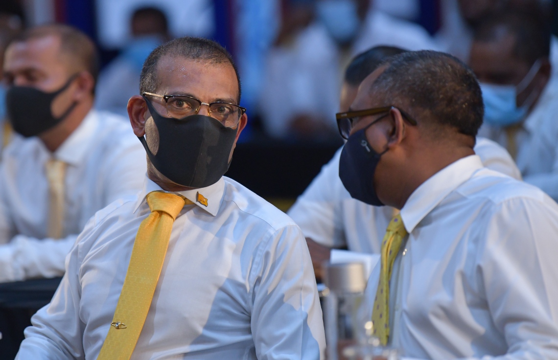 މާލެ: ޖުލައި 8، 2020: ޖަމާލުއްދީން ސްކޫލްގައި ބޭއްވި އެމްޑީޕީގެ ގައުމީ މަޖިލީހުގެ ޖަލްސާގެ ތެރެއިން: ކޮވިޑް-19 ފެތުރުން ކޮންޓްރޯލްކުރަން އެޅި ފިޔަވަޅުތަކުގެ ސަބަބުން ވަރަށް ބޮޑު ދައްޗަކާ ކުރިމަތިވެފައިވާ ކަަމަށާއި އެހެން ނަމަވެސް އެމްޑީޕީގެ ވައުދުތައް އަންނަނީ ފުއްދަމުން ކަމަށް ރައްޔިތުންގެ މަޖިލީހުގެ ރައީސް އަދި އެމްޑީޕީގެ ރައީސް މުހައްމަދު ނަޝީދު ވިދާޅުވި.-- ފޮޓޯތައް: އަހުމަދު އަވްޝަން އިލްޔާސް /މިހާރު