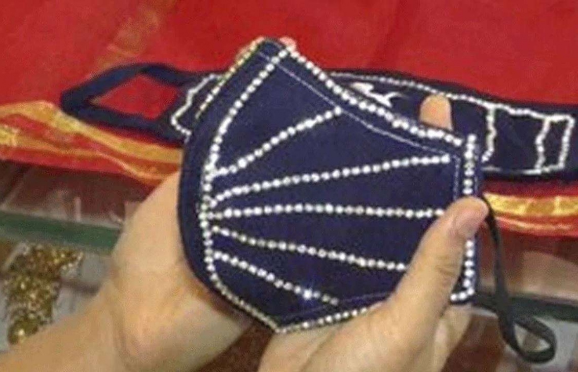 ޖަވާހިރުން އަތްކަންކުރި މާސްކް ވެސް ވިއްކަން ފަށައިފި