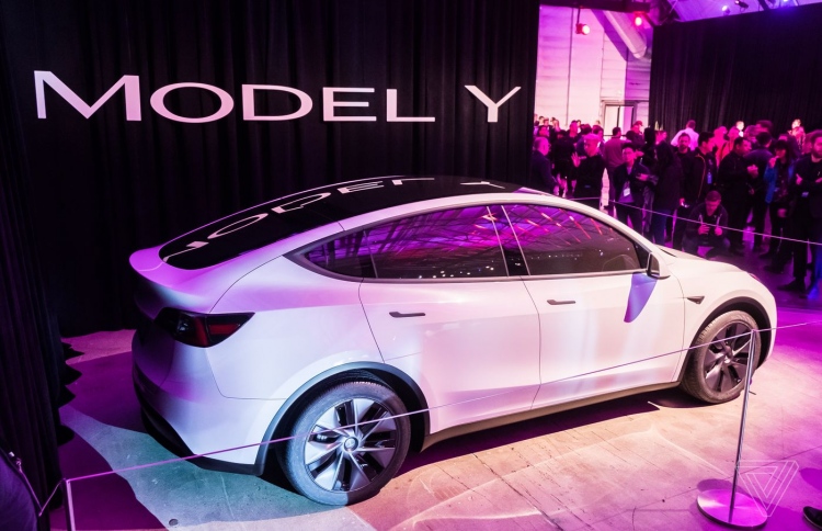 ޓެސްލާގެ "މޮޑެލް ވައި" ކާރުގެ އަގުހެޔޮކޮށްފި