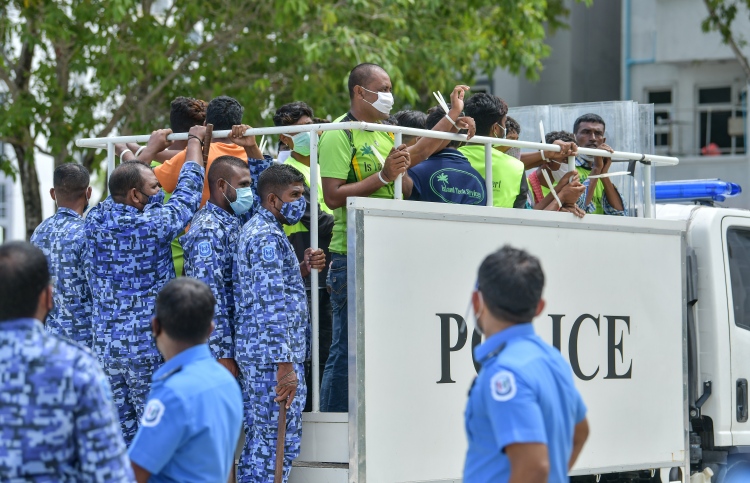 ހަމަނުޖެހުން ހިންގި މީހުންނަށް ހަރުކަށި ފިޔަވަޅު އަޅަނީ