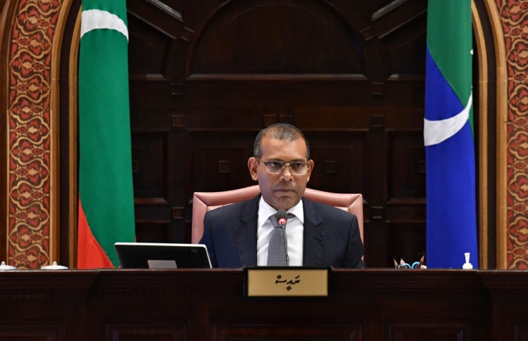 ނޮވެމްބަރު ތިނެއް، ނަޝީދުގެ ތައުރީފު ސިފައިންނަށް