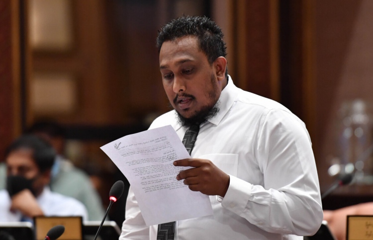 ރެސިޑެންސް ވިސާއާ ގުޅޭ ކުއްލި މައްސަލަ ބަލައެއް ނުގަތް