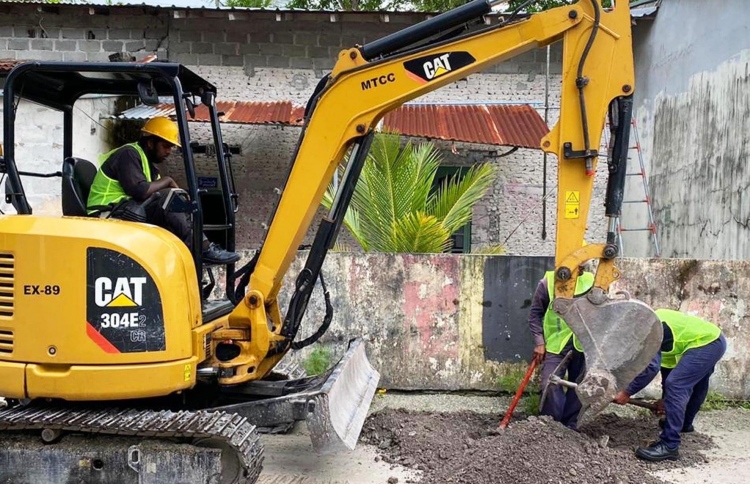 ފުވައްމުލަކުގެ އެތެރޭގެ މަގުތައް ހަދަން ފަށައިފި