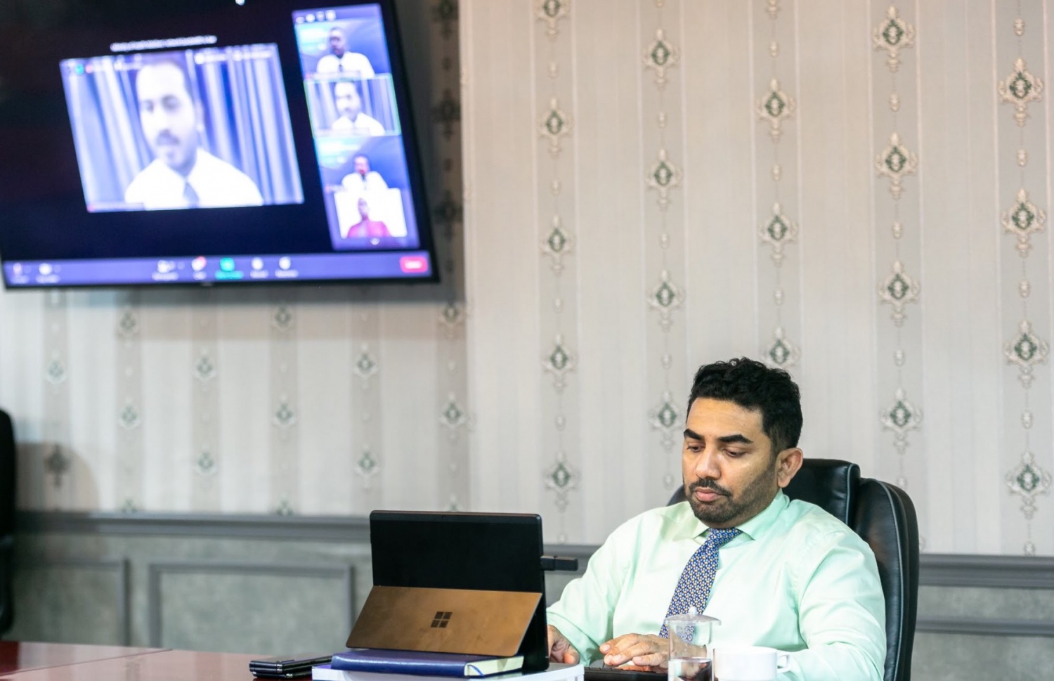 ކުރީގެ ހެލްތު މިނިސްޓަރު އަމީން: ވެންޓިލޭޓަރުގެ މައްސަލައިގައި ކޮރަޕްޝަންގެ ތުހުމަތު ކުރެވުމާއެކު، އެމްޑީޕީން ފިއްތުންތައް ކުމަތިކުރީ މަގާމުން ވަކިކުރަން.