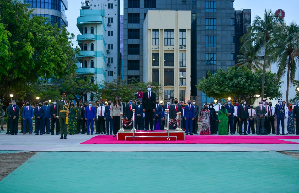 މާލެ: ޖުލައި 26، 2020- ރާއްޖޭގެ 55 ވަނަ މިނިވަން ދުވަހުގެ މުނާސަބަތުގައި ދިދަ ނެގުމަށް ޖުމްހޫރީ މައިދާނުގައި ބޭއްވި ރަސްމިއްޔާތުގެ ތެރެއިން.---ފޮޓޯ: އަހުމަދު އަވްޝަން/މިހާރު