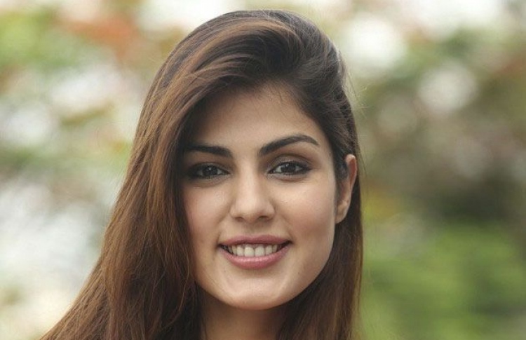 ސުޝާންތުގެ އާއިލާ އިން ރިއާ އަށް ތުހުމަތުކޮށް ޕޮލިހަށް