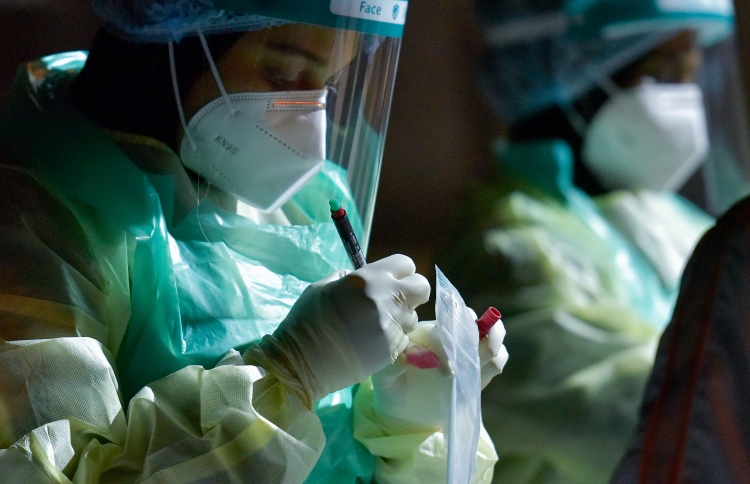 ހުޅުމާލޭގައި ކޮވިޑަށް ފަރުވާދިން މީހަކު މަރުވެއްޖެ