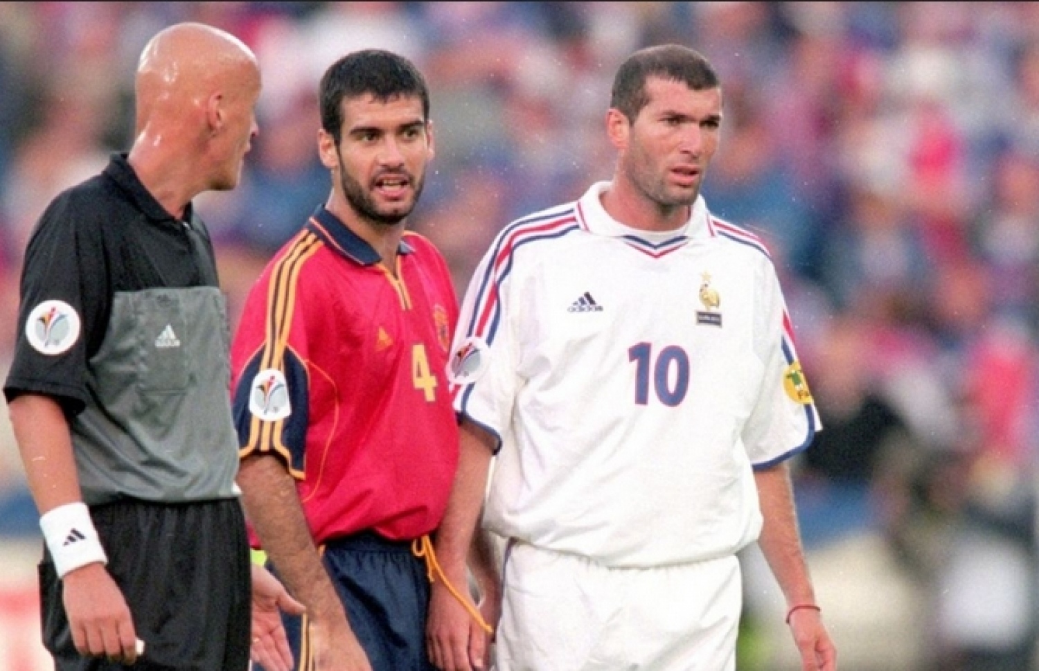 ސްޕެއިނާއި ފްރާންސްގެ މެޗެއްގެ ތެރެއިން: ޒިދާން (ކ) އާއި ގާޑިއޯލާ.