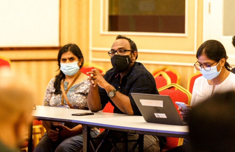 އަތޮޅުތަކުގައި ކޮވިޑް ކޮންޓްރޯލް ކުރަން މަޝްވަރާކޮށްފި