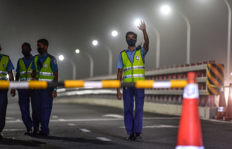 ވެހިކަލްތައް މަނާކުރުމުން ހިތްހަމަނުޖެހުމާއި ޝަކުވާ!