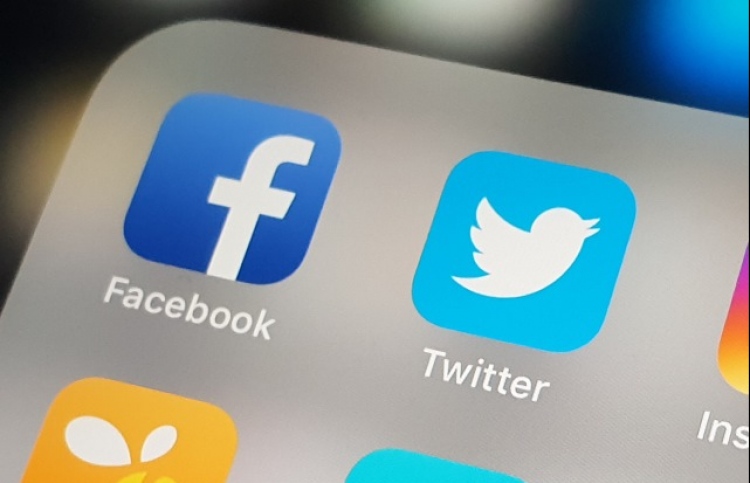 "ސޯޝަލް މީޑިއާ އެކައުންޓްތައް ހޯދަނީ އިދާރީ ބޭނުމަށް"