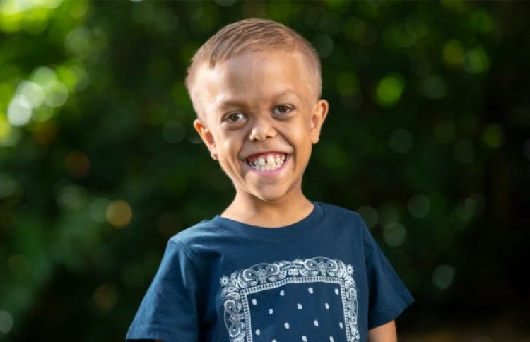 ބުލީގެ ޝިކާރައަކަށްވި ކުއްޖާ ކޮލަމިސްޓަކަށް ދައުވާކޮށްފި