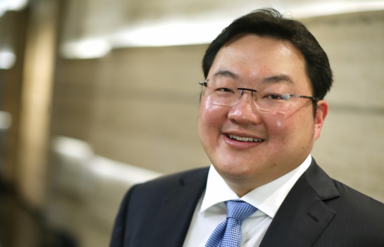 1އެމްޑީބީގެ ބޮޑު ޚިޔާނާތުގެ ބޮޑު މީހާ ހުރީ ޗައިނާގައި