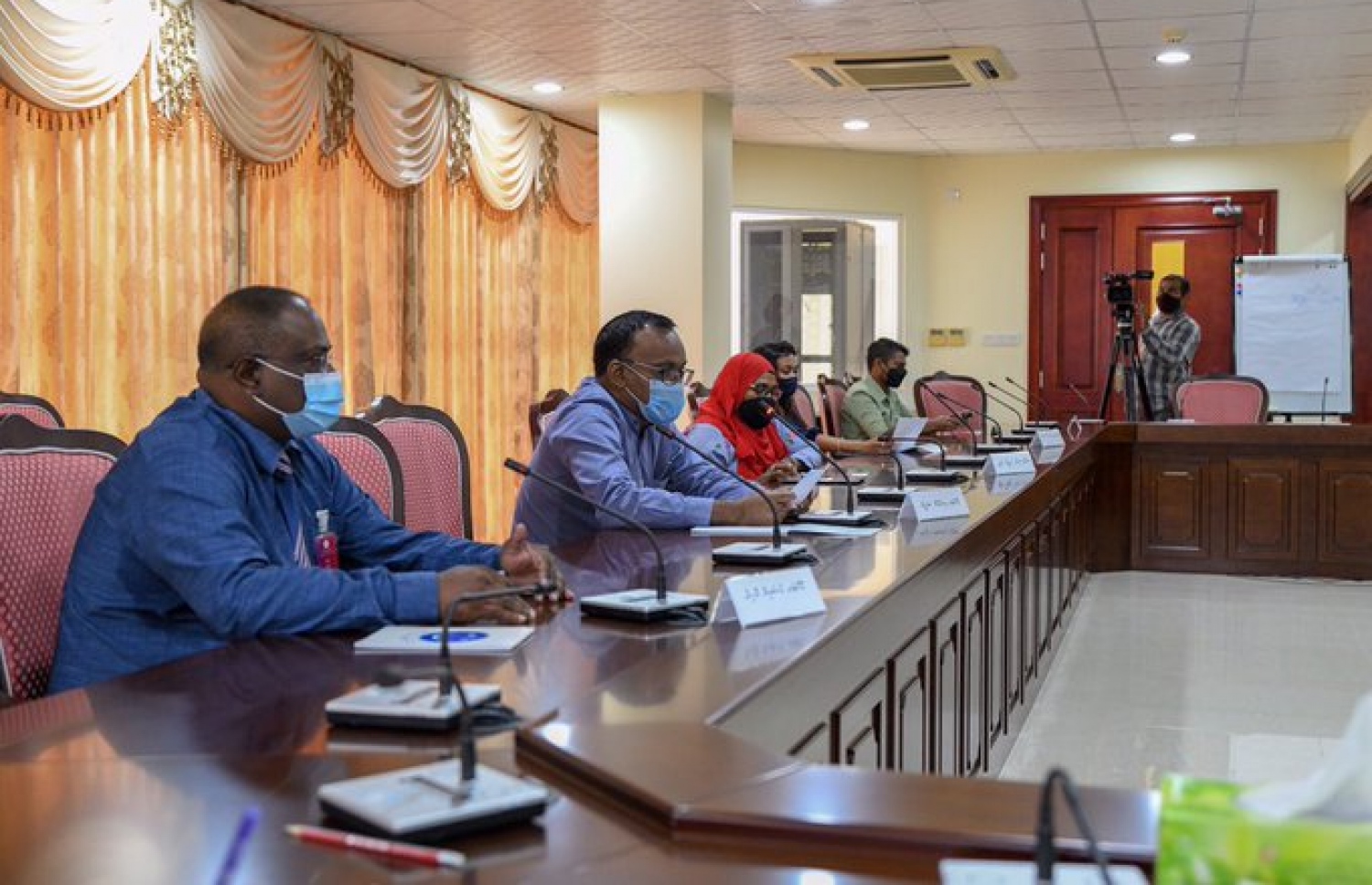 ރައްޔިތުންގެ މަޖިލީހުގެ އިޖުތިމާއީ ކޮމިޓީގައި ބައެއް ޑޮކްޓަރުން އިއްޔެ ވާހަކަދައްކަވަނީ