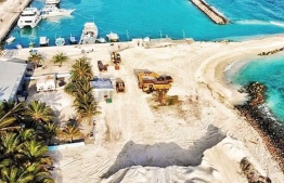 Maldives Transport and Contracting Company (MTCC) carrying out the harbour construction of Ihavandhoo, Haa Alif Atoll. According to the company, the overall project, worth MVR 51.72 million, has progressed by 22 percent, while harbour dredging operations are currently ongoing with 46 percent completion. PHOTO: MTCC