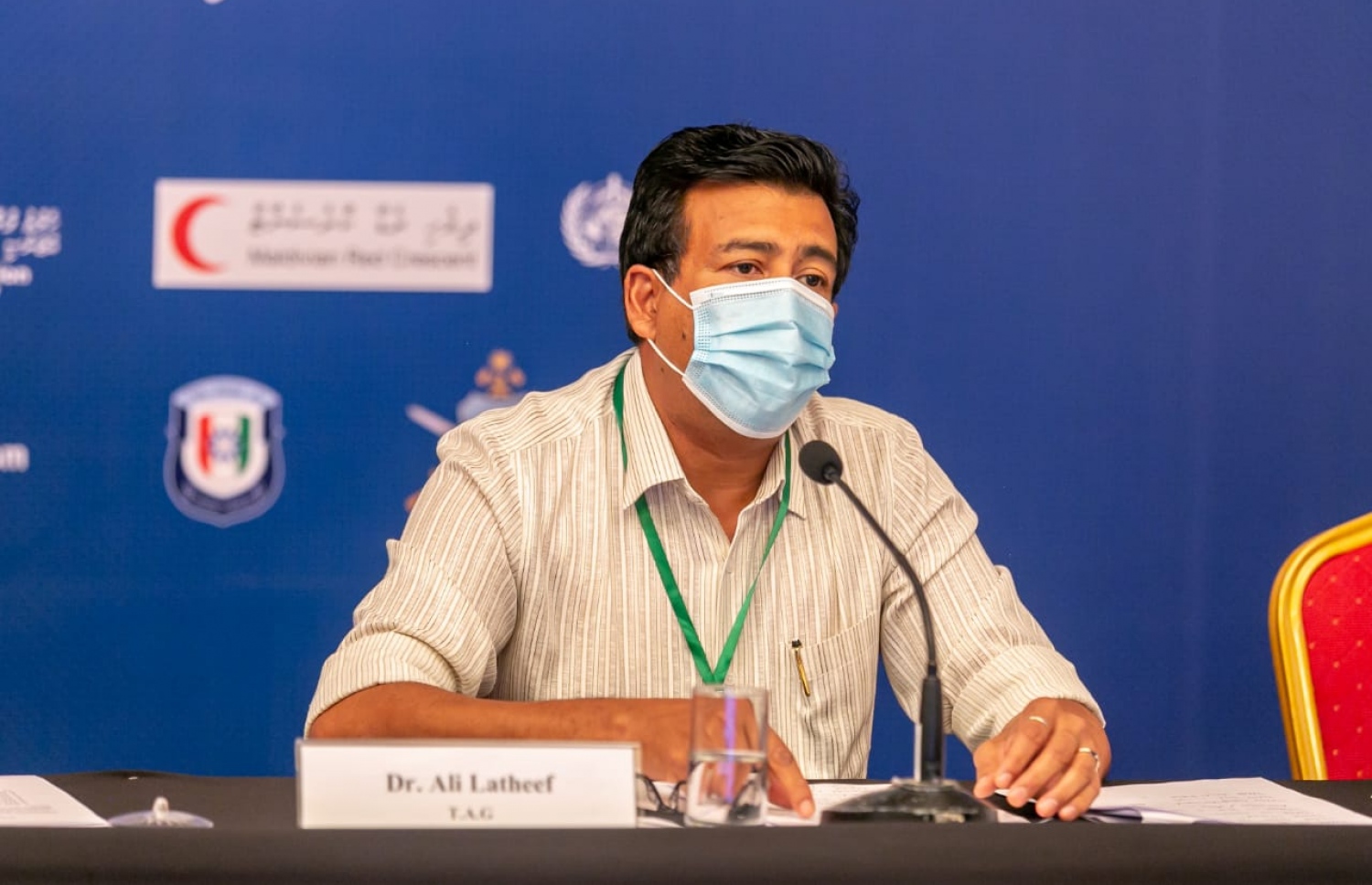 އެޗްއީއޯސީގެ މީޑިއާ ބްރީިފިން ގައި ޑރ. އަލީ ލަތީފު ވާހަކަ ދައްކަވަނީ.