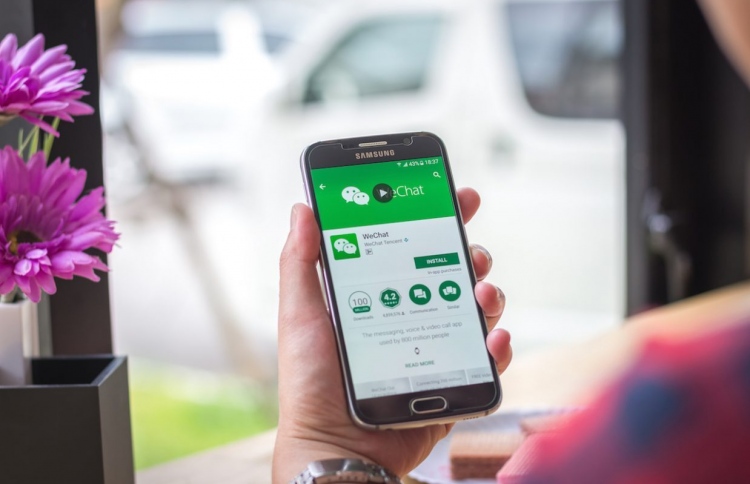 ވީޗެޓް ބޭނުންކުރާ ބަޔަކު އެމެރިކާ އަށް ދައުވާކޮށްފި