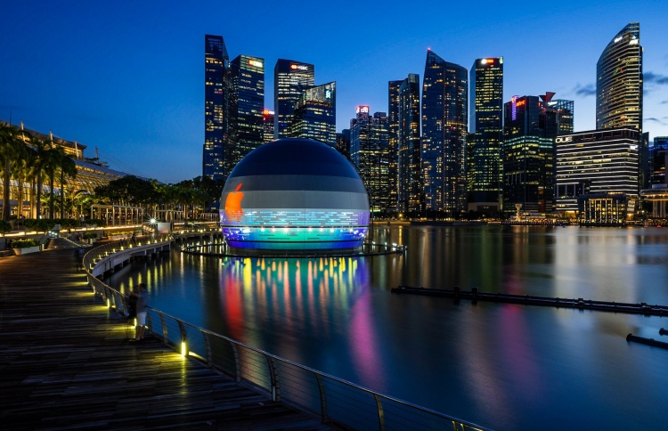 އެޕަލްގެ ފުރަތަމަ ފްލޯޓިން ފިހާރަ ސިންގަޕޫރުގައި