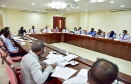 Health Ministry officials sit down with the parliamentary Public Accounts Committee to discuss the ministry's compliance audit report, which accused the ministry of corruption in procuring ventilators for Maldives' COVID-19 response. PHOTO: NISHAN ALI / MIHAARU