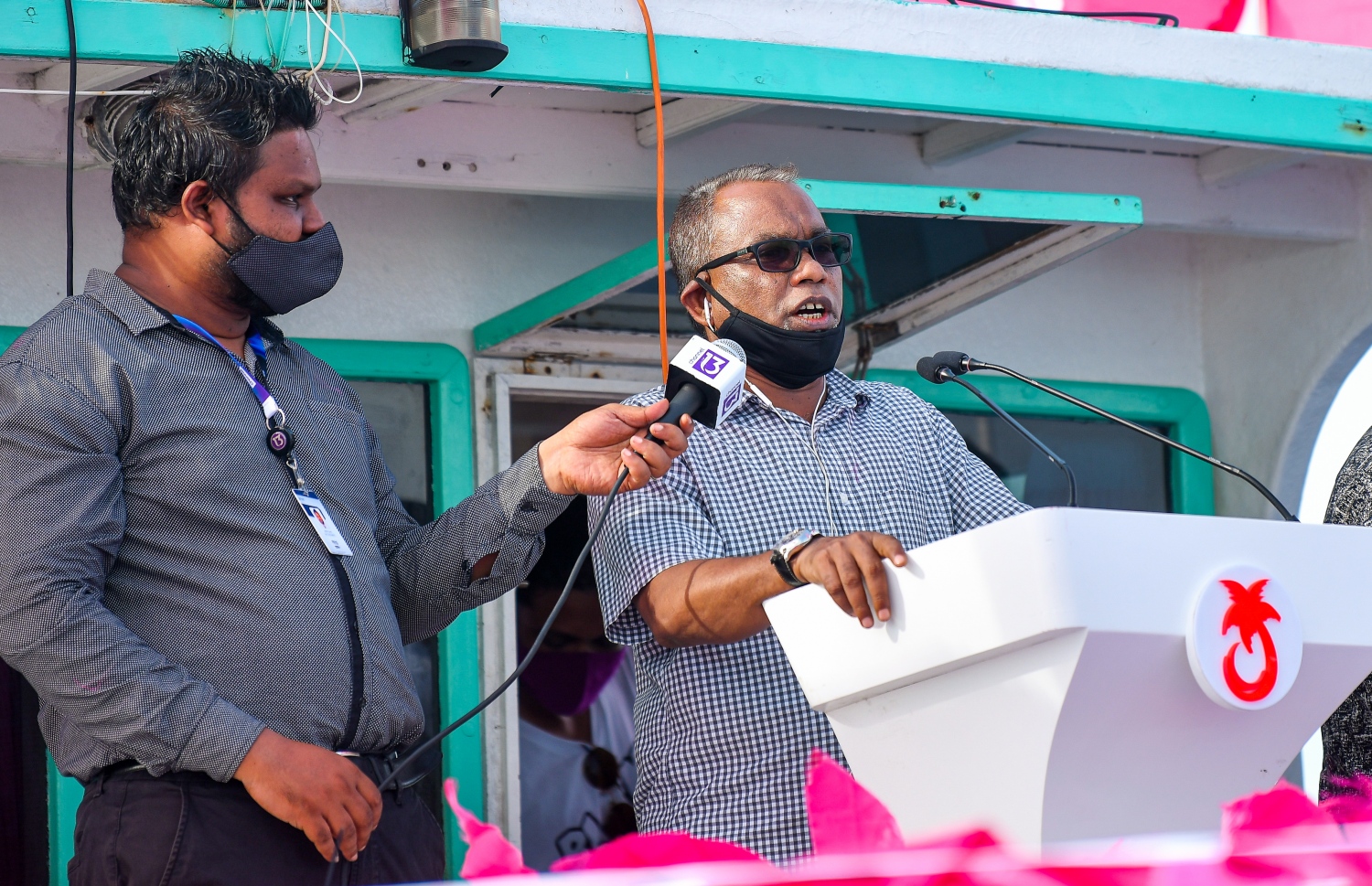 އިދިކޮޅު ފަރާތްތަކުން ކަނޑުމަތީގައި މިއަދު ކުރި މުޒާހަރާގައި ޕީއެންސީގެ ރައީސް އަބްދުއްރަހީމް ވާހަކަދައްކަވަނީ - ފޮޓޯ: އަހުމަދު އަވްޝަން/ މިހާރު