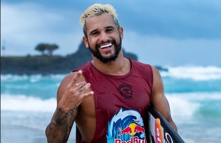 ވޯލްޑް ސާފިން ލީގު ޗެމްޕިއަން އިތާލޯ: އޭނާ މި ވަގުތު ހުރީ ސާފިން ދަތުރެއްގައި ރާއްޖޭގައި.