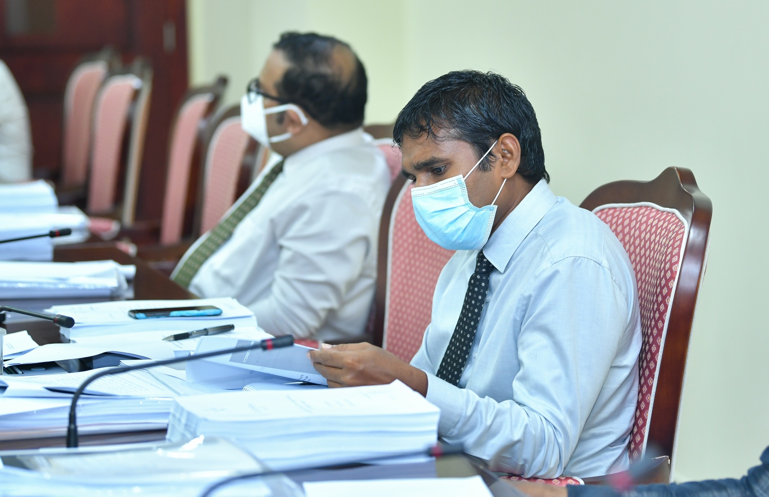 މާލިއްޔަތު ކޮމިޓީގެ މިއަދުގެ ބައްދަލުވުމުގައި ހުޅުދޫ ދާއިރާގެ މެމްބަރު އިލްޔާސް ލަބީބު ބައިވެރިވެވަޑައިގަންނަވަނީ.---ފޮޓޯ: އަހުމަދު އަވްޝަން/މިހާރު