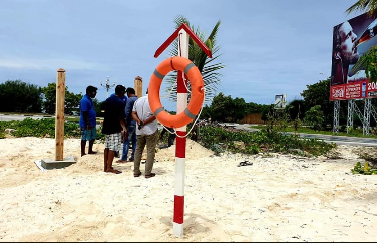 ހުއްދަ ނުހޯދައި އައްޑޫގައި ބީޗުތައް ނަހަދަން އަންގައިފި