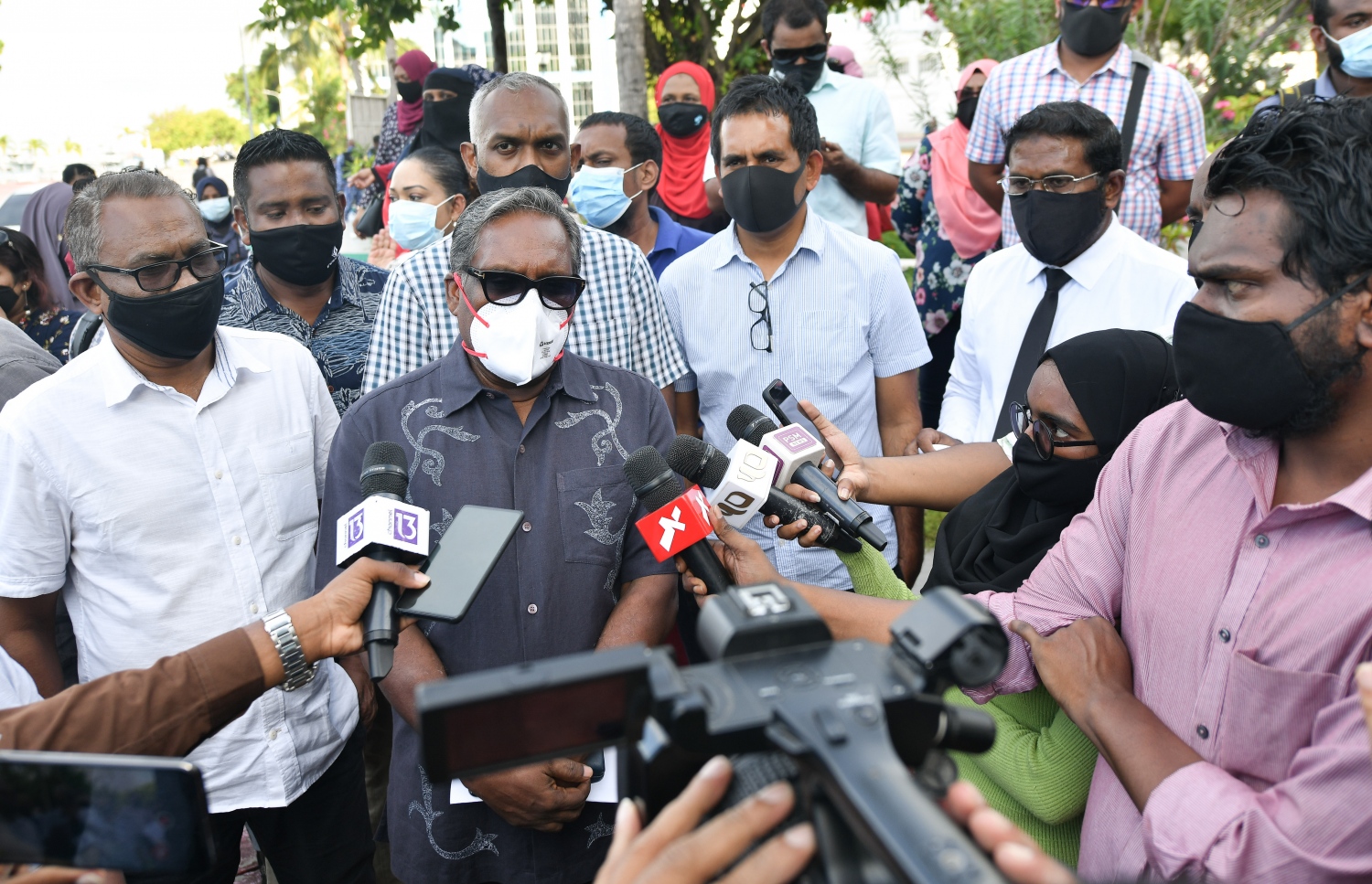 ފުލުހުންގެ އިދާރާއިން ނުކުންނަވައި ނޫސްވެރިންނާ ވަހީދު ވާހަކަ ދައްކަވަނީ: ރައީސް އިބްރާހިމް މުހައްމަދު ސޯލިހަށް ފާޑުވިދާޅުވި-- ފޮޓޯ: ނިޝާން އަލީ/މިހާރު