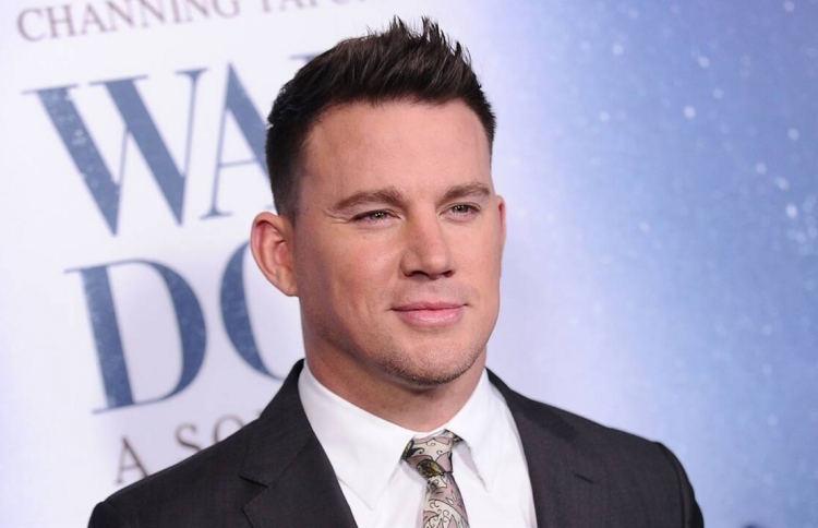 ޗޭނިން ކަރަންޓީނުގައި ލިޔުނު ފޮތް އަންނަ އަހަރު ނެރެނީ