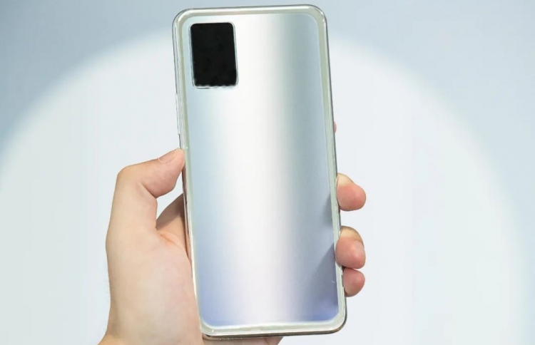 ކަވަރުގެ ކުލަ ބަދަލުކޮށްލެވޭ ފޯނެއް ވީވޯ އިން ހަދަނީ