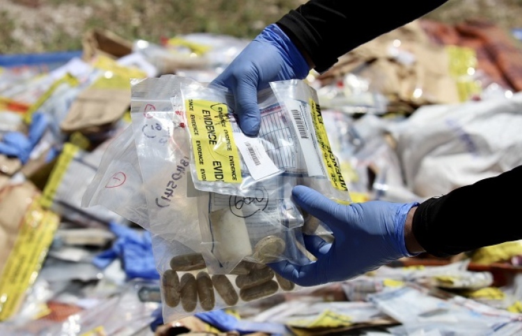 ޑްރަގް އެތެރެކުރިި އިންޑިއާ މީހަކު އުމުރަށް ޖަލަށް