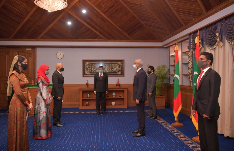 އެޗްއާރުސީއެމްގެ ރައީސަކަށް މުނާ، ނައިބަކަށް އަދުހަަމް