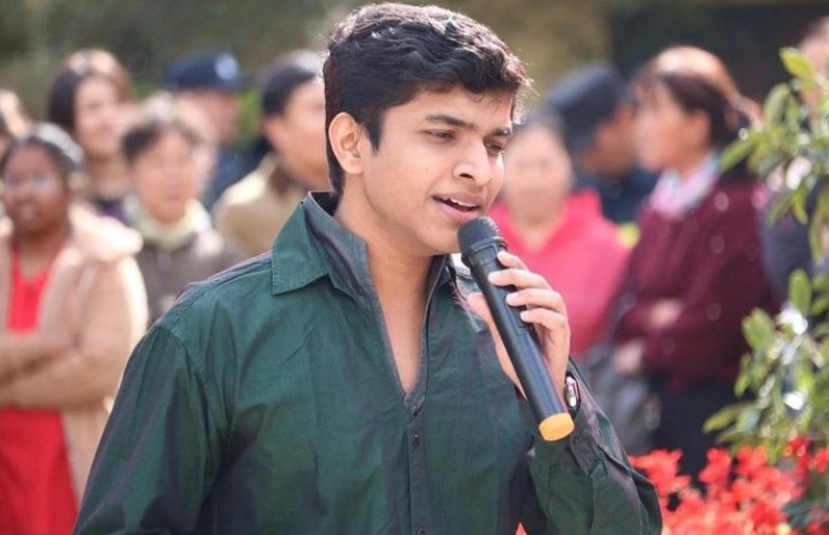 ޗޯޓާ ރަފީ: ރަފީގެ 800 ލަވަ ހިތުދަސް