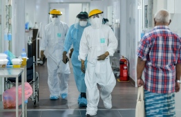 Health workers at the Hulhumale facility. PHOTO: MIHAARU