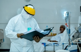 A health worker at the Hulhmale Medical facility. PHOTO: NISHAN ALI / MIHAARU