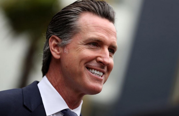 ތެލުން ދުއްވާ ވެހިކަލް ކެލިފޯނިއާގައި މަނާކުރަނީ