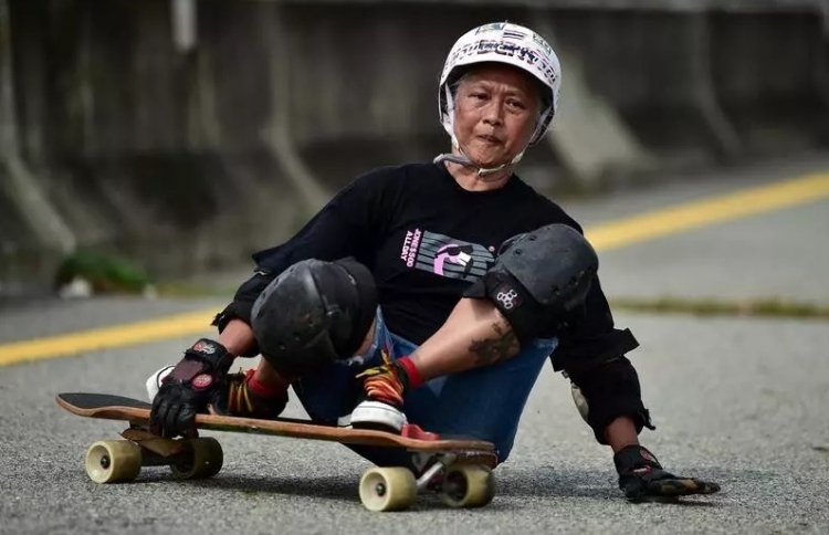 އުރަމަތީ ކެންސަރުގެ ވޭނާ ދެކޮޅަށް ކުރަނީ ސްކޭޓް