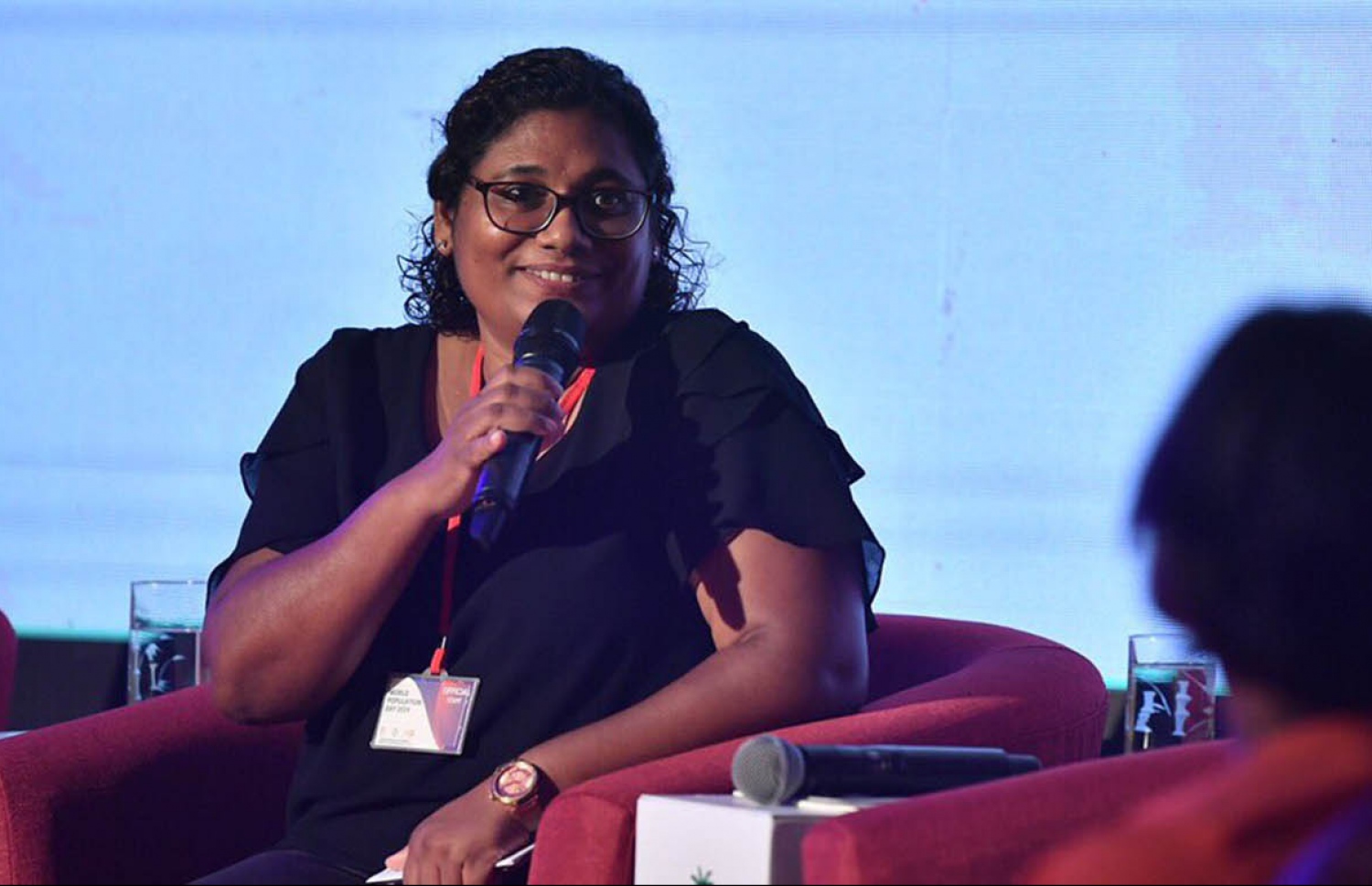 ޝަހުދާ ކުރީގެ ރަސްމިއްޔާތެއްގައި ވާހަކަދައްކަވަނީ. ފޮޓޯ: އެންބީއެސް