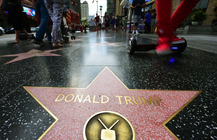 ޓްރަމްޕްގެ "ވޯކް އޮފް ފޭމް" އަށް ތިން ވަނަ ގެއްލުން