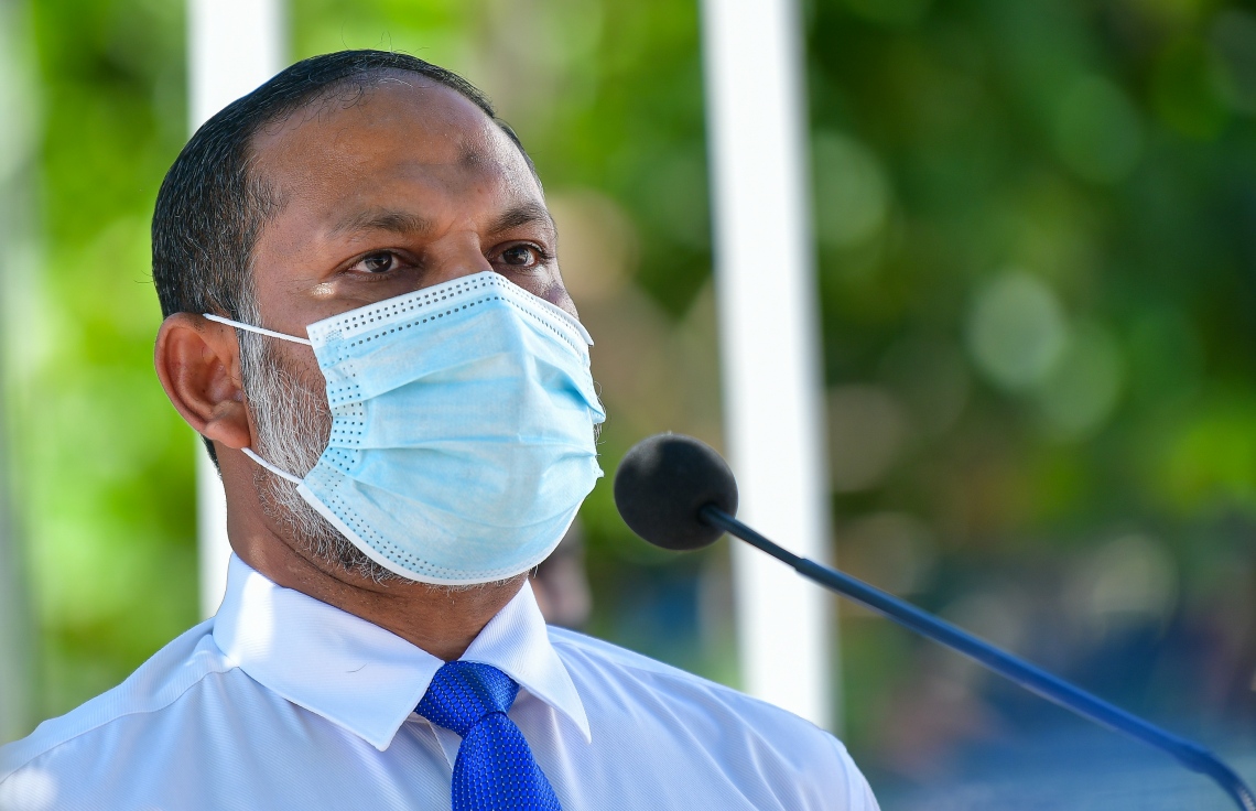 ދޫނިދޫ: އޮކްޓޫބަރު 8، 2020- ފުލުހުންގެ ބެލުމުގެ ދަށުގައި ހުރި 300 ކިލޯ އަށް ވުރެ ގިނަ މަސްތުވާތަކެތި ނައްތައިލުމަށް މިއަދު ބޭއްވި ރަސްމިއްޔާތުގައި ހޯމް މިނިސްޓަރު އިމްރާން ވާހަކަ ދައްކަވަނީ.--- ފޮޓޯ: އަހުމަދު އަވްޝަން/މިހާރު