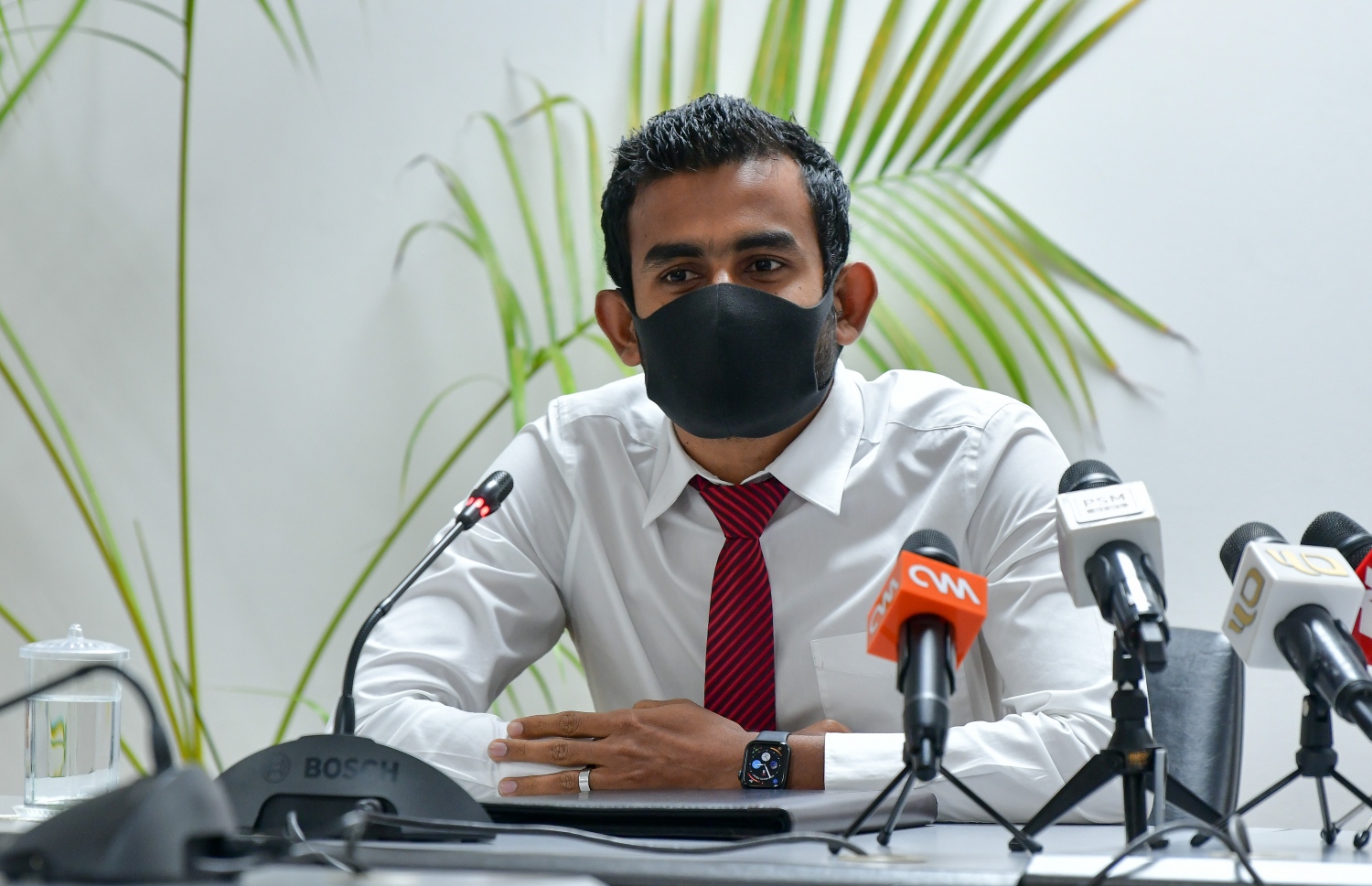 ކޮމިޝަނާ އޮފް ޕްރިޒަންސް އަހުމަދު މުހައްމަދު. --ފޮޓޯ:މިހާރު