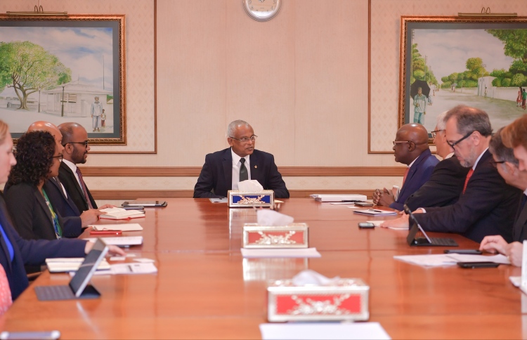 ވޯލްޑް ބޭންކުން ލަފާ ދެނީ މަޝްރޫއުތައް ފަސްކޮށްލަން