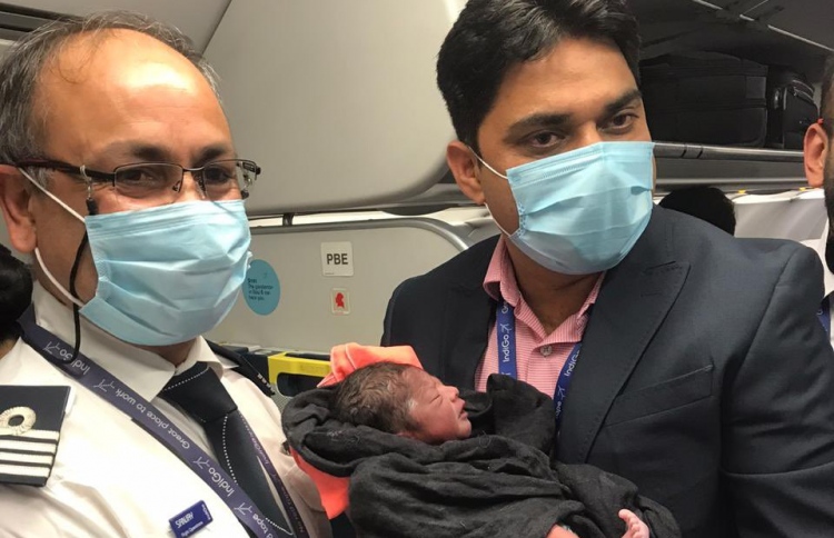 މަތިންދާބޯޓުގައި އުފަންވުމުން އުމުރު ދުވަހު ހިލޭ ދަތުރު