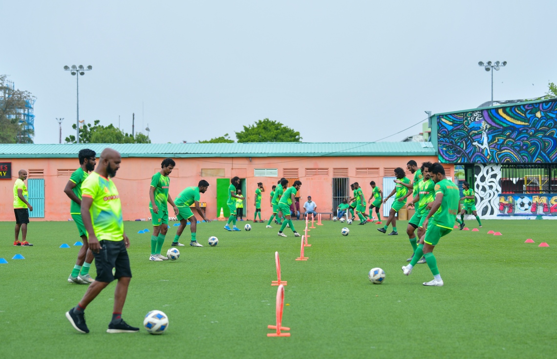 މާލެ: އޮކްޓޫބަރު 11، 2020- ފުރަތަމަ ޑިވިޝަނުގައި ވާދަކުރާ އަށް ކްލަބްގެ ޕްރެކްޓިސްތައް ފަށަން ހެލްތު ޕްރޮޓެކްޝަން އެޖެންސީ (އެޗްޕީއޭ) އިން ރަސްމީކޮށް ހުއްދަ ދިނުމާއި އެކު އެފްއޭއެމާއި އެޗްޕީއޭ އިން އެކުލަވާލާފައިވާ ގައިޑްލައިންތަކާ އެއްގޮތަށް ޕްރެކްޓިސްތައް މާޒިޔާއިން ފެށުން .-- ފޮޓޯ: އަހުމަދު އަވްޝަން/މިހާރު