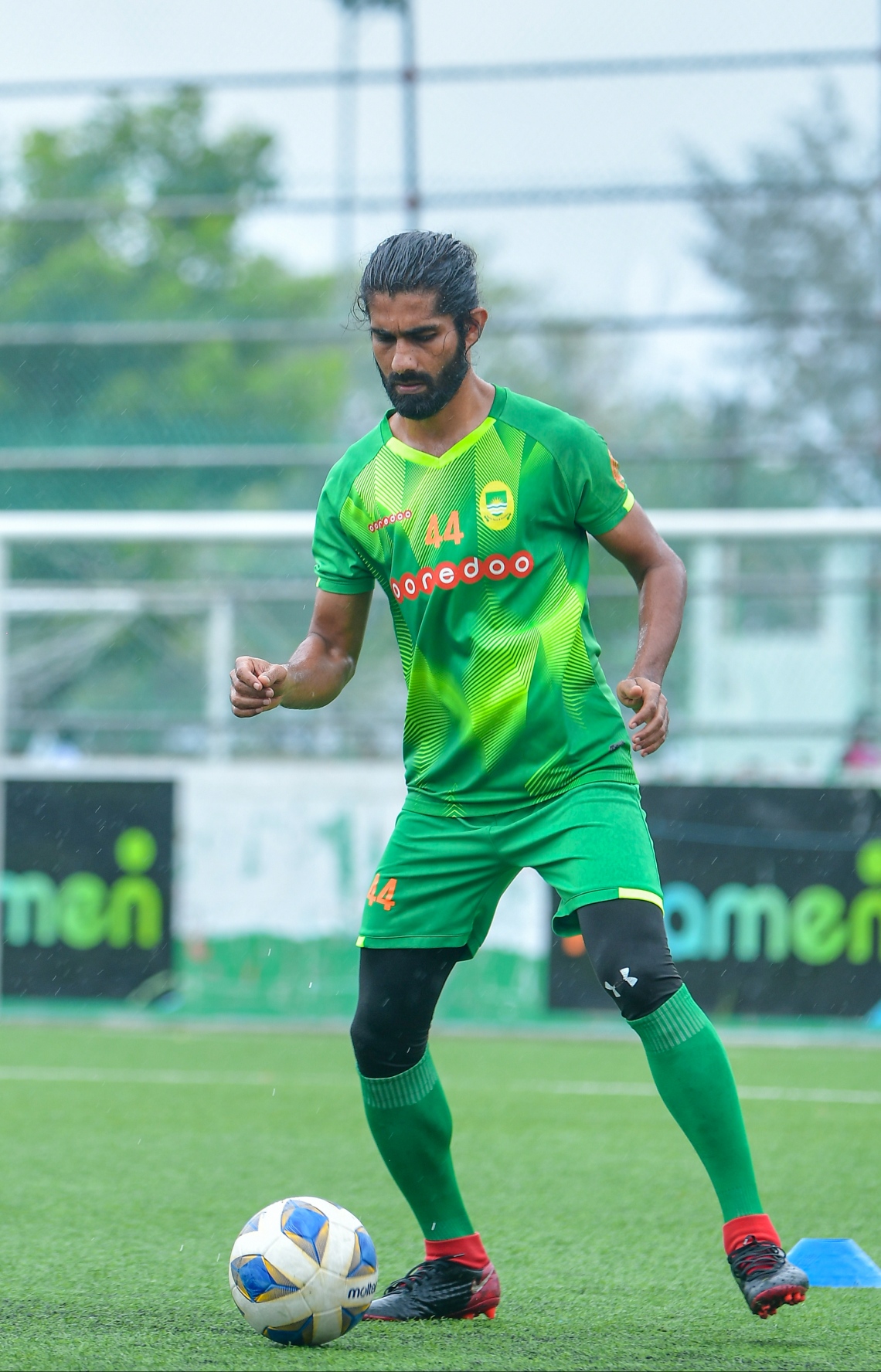 މާލެ: އޮކްޓޫބަރު 11، 2020- ފުރަތަމަ ޑިވިޝަނުގައި ވާދަކުރާ އަށް ކްލަބްގެ ޕްރެކްޓިސްތައް ފަށަން ހެލްތު ޕްރޮޓެކްޝަން އެޖެންސީ (އެޗްޕީއޭ) އިން ރަސްމީކޮށް ހުއްދަ ދިނުމާއި އެކު އެފްއޭއެމާއި އެޗްޕީއޭ އިން އެކުލަވާލާފައިވާ ގައިޑްލައިންތަކާ އެއްގޮތަށް ޕްރެކްޓިސްތައް މާޒިޔާއިން ފެށުން .-- ފޮޓޯ: އަހުމަދު އަވްޝަން/މިހާރު