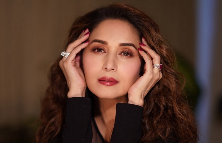 ބޮޮލީވުޑްގެ ޚަބަރުތައް ކުރުކޮށް